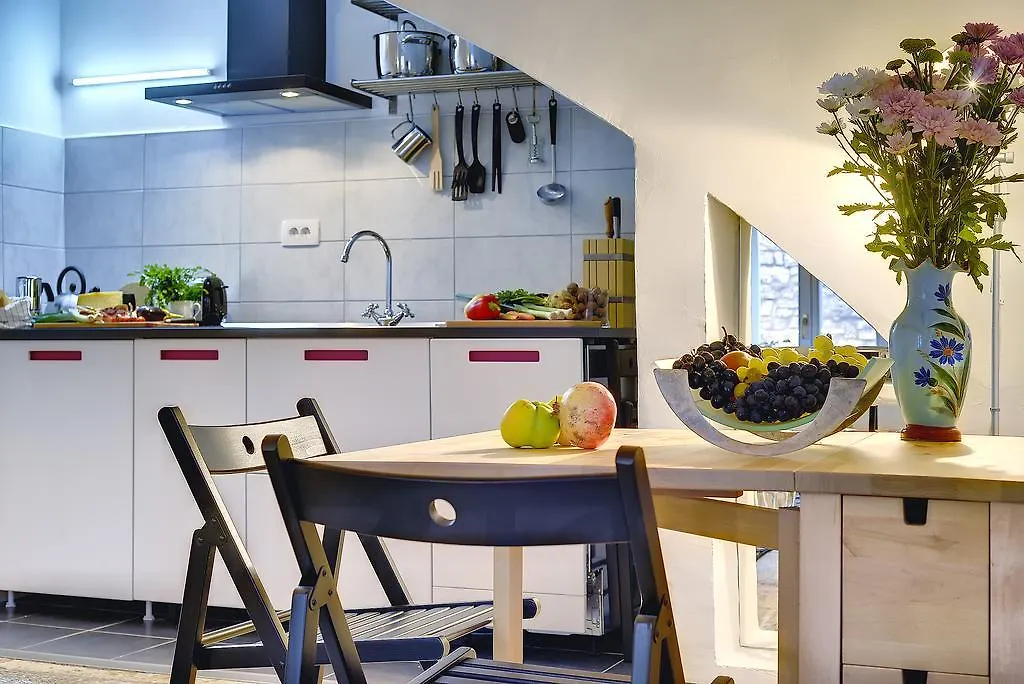 Art Kuca Cvajner Apartment Pula