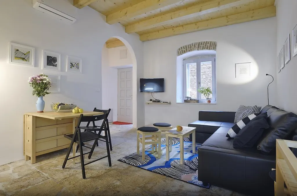Art Kuca Cvajner Apartment Pula